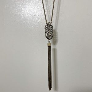 Long pendant with tassel